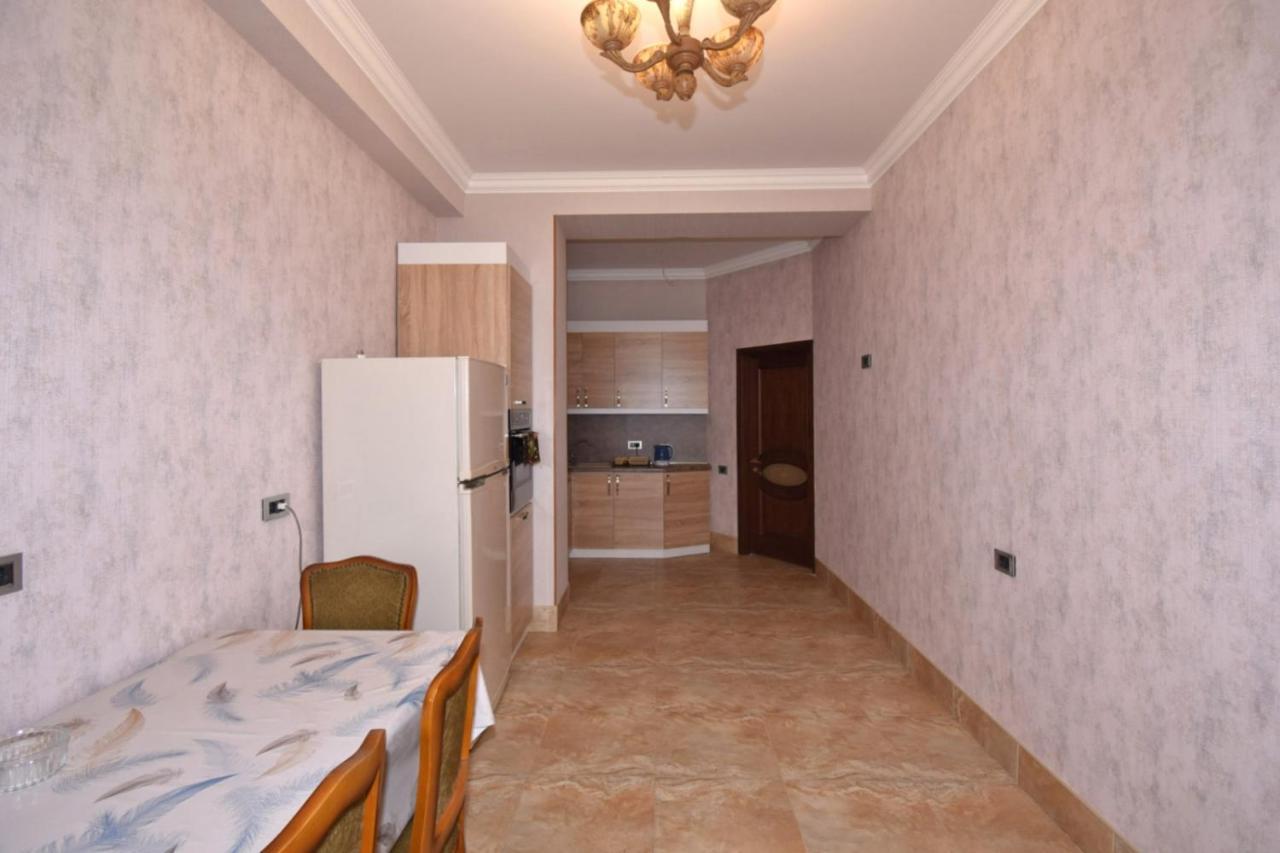 Rent Inn Yerevan On Buzand Street Екстериор снимка